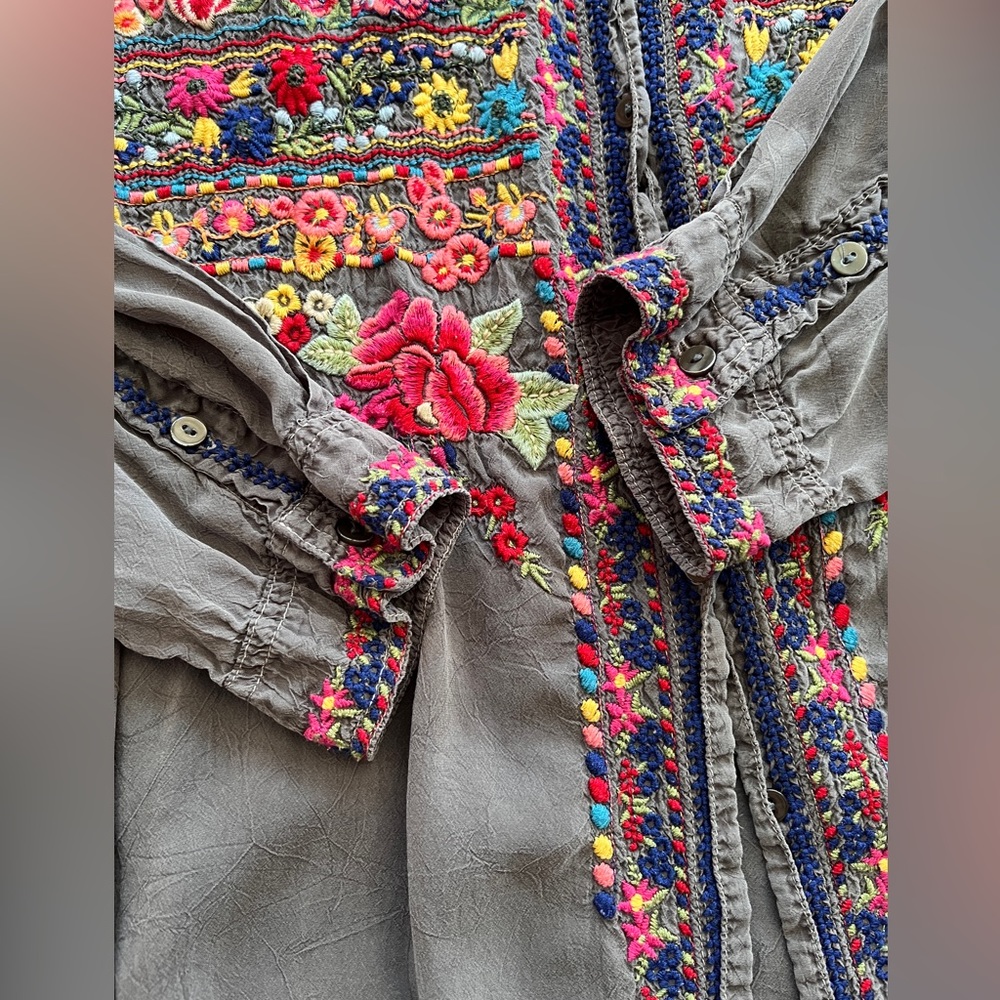 Embroidered Floral Women's Top Johnny Was - Picture 6 of 6